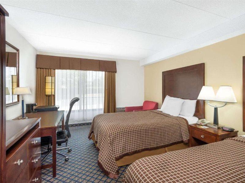 Days Inn By Wyndham Geneva/Finger Lakes Dış mekan fotoğraf