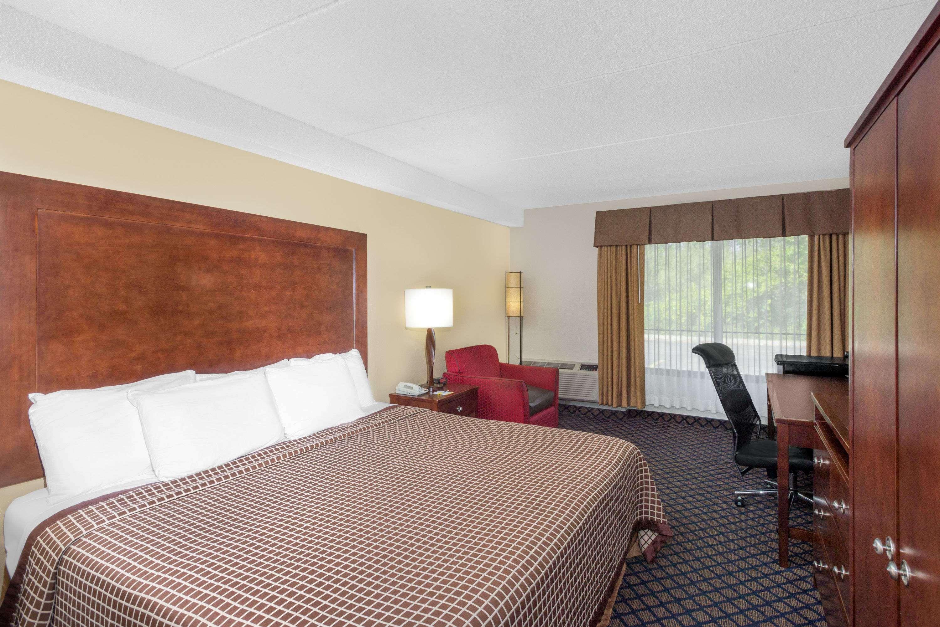 Days Inn By Wyndham Geneva/Finger Lakes Dış mekan fotoğraf